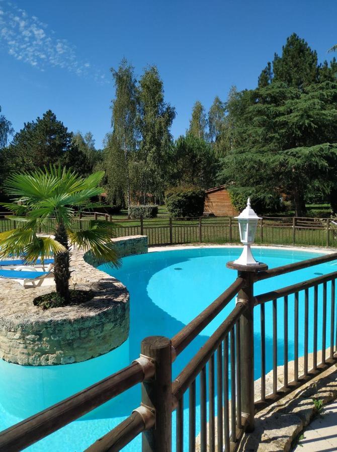 Domaine De Guillalmes Hotel Fumel Exterior foto