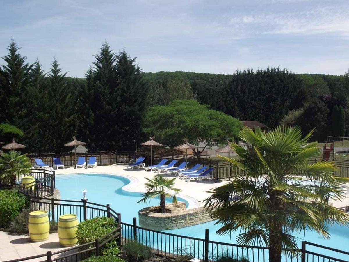Domaine De Guillalmes Hotel Fumel Exterior foto