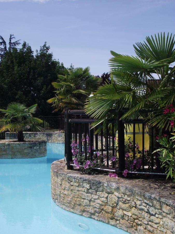 Domaine De Guillalmes Hotel Fumel Exterior foto